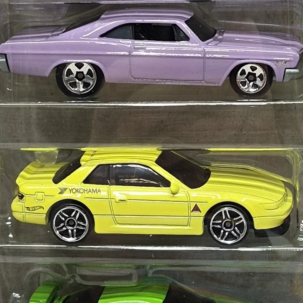 Hot Wheels 2025 FAST & FURIOUS 5-Pack, Porsche, Dodge Charger,Nissan, Barracuda
